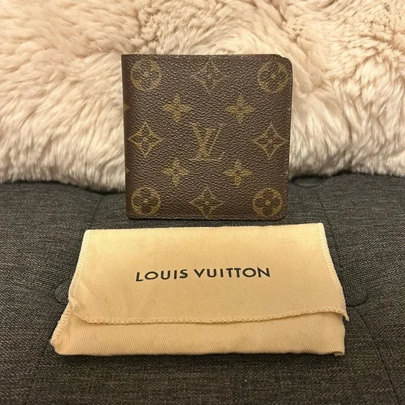 🚫SOLD🚫SOLD🚫 Louis Vuitton Monogram Bifold Wallet with LV Dust Bag - Picture 1 of 16